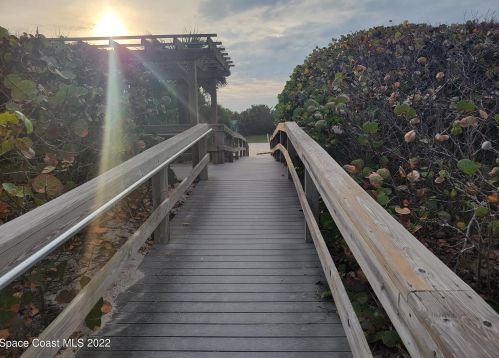 610 Dolphin Cir, Sebastian FL  32976-2591 exterior