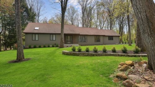 24 Wilderness Trl, Warren, NJ 07059-5514
