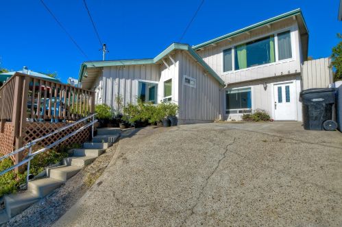 1552 Monmouth Dr, San Diego CA 92109-2247 exterior