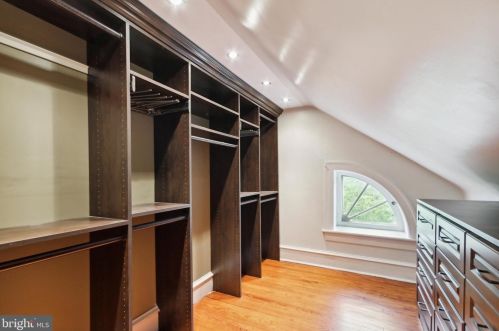 6903 Chew Ave, Philadelphia PA 19120-2211 exterior