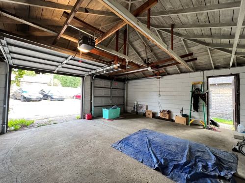 1116 Duss Ave, Ambridge PA  15003-1955 exterior