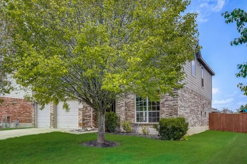 125 Sweet Gum, Uhland TX  78640-5961 exterior