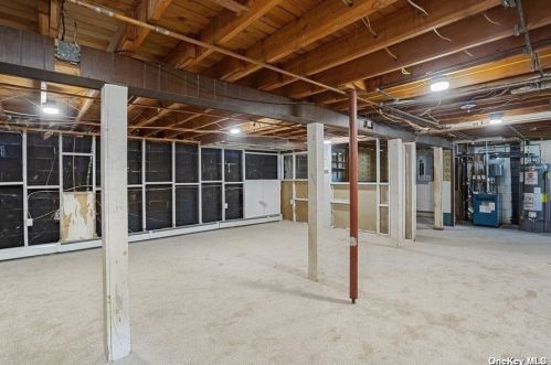 759 Van Buren Ave, West Islip NY  11795-1337 exterior