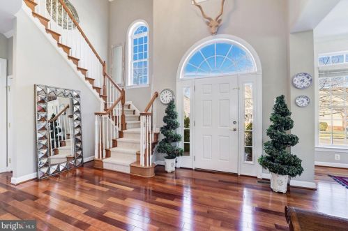 19376 Ml Dm Pl, Leesburg VA 20176-1637 exterior