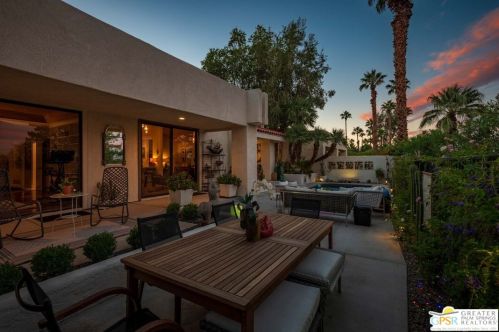 4 Vista Loma Dr, Rancho Mirage CA  92270-2959 exterior