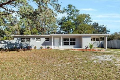 647 Lake Ave, Apopka, FL 32712-3515