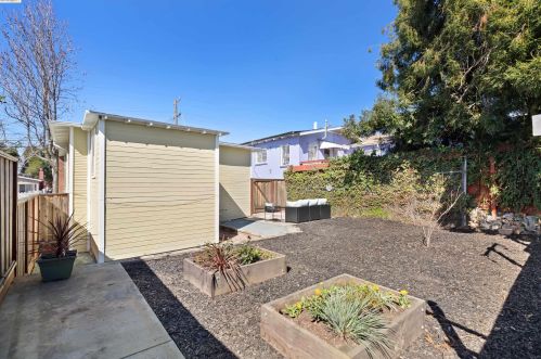 2624 77th Ave, Oakland CA  94605-2814 exterior