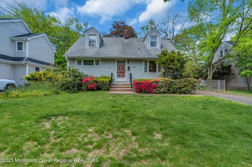 407 Berkshire Rd, Ridgewood NJ 07450-5533 exterior