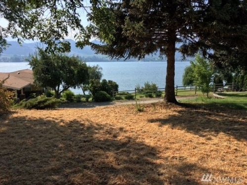 69 Eastlake Rd, Oroville, WA 98844-9558