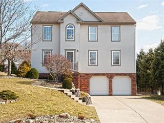 1204 Pioneer Trl, Canonsburg, PA 15317-9516