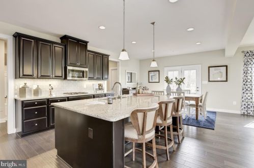 48 Winifred Dr, Hanover PA  17331-9714 exterior