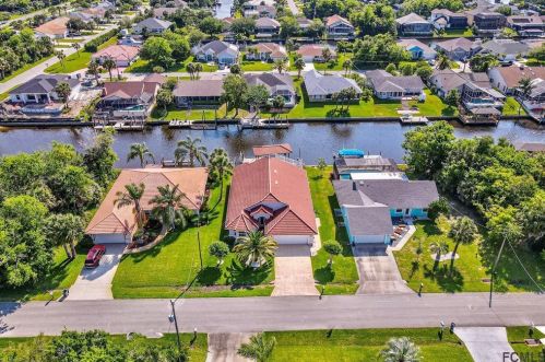 13 Columbus Ct, Palm Coast, FL 32137-8332