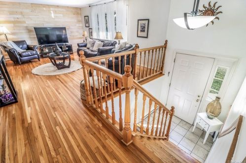 54 Mayfair Rd, Poughquag NY  12570-5012 exterior