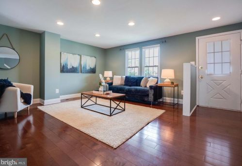 7413 Aspenpark Rd, Lorton VA  22079-1848 exterior