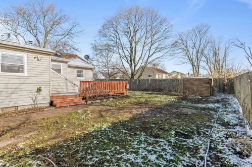 22 Maple St, Central Islip NY  11722-3127 exterior