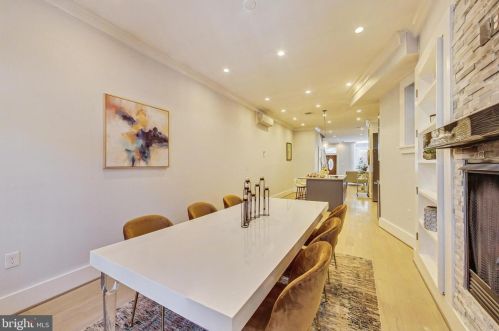 2119 1st St, Washington DC  20001-1004 exterior