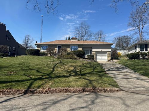 1913 Fairway Dr, Springfield OH 45504-1218 exterior