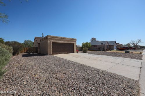 11221 73rd Ave, Peoria AZ  85345-5817 exterior