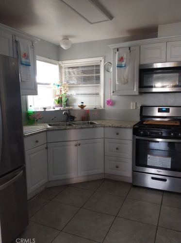 16781 Tracy St, Victorville CA  92395-3807 exterior