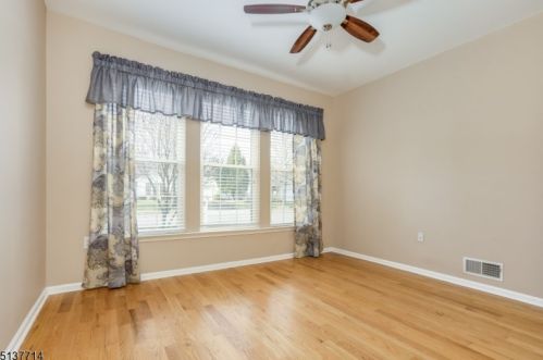 65 Kensington Cir, Belvidere NJ  07823-1700 exterior