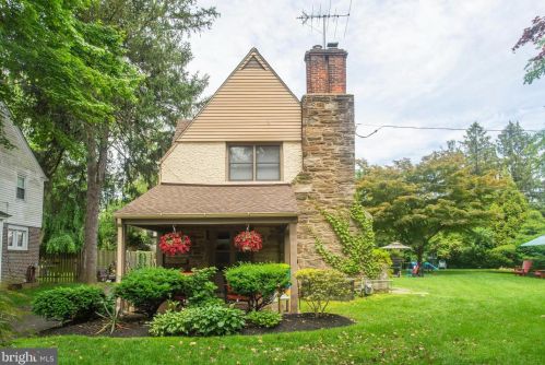 8322 Cedar Rd, Melrose Park PA  19027-2141 exterior