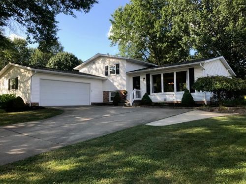 1529 Gotthard St, Sugarcreek, OH 44681-9323