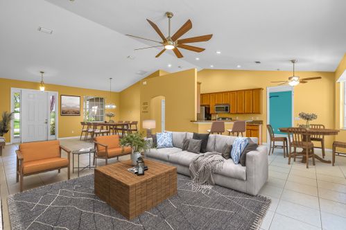 6457 Halibut St, Fort Pierce, FL 34986-3838