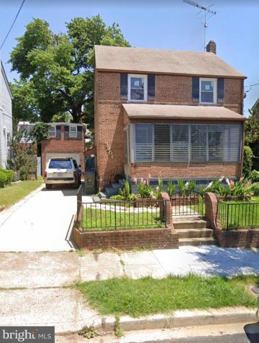 3901 17th Pl, Washington, DC 20018-2315
