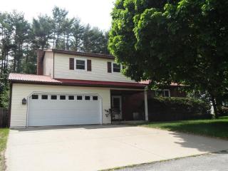 25 Zenas Dr, Glens Falls, NY 12804-1929
