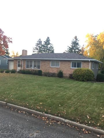 204 Nixon Ave, Wadena, MN 56482-2129