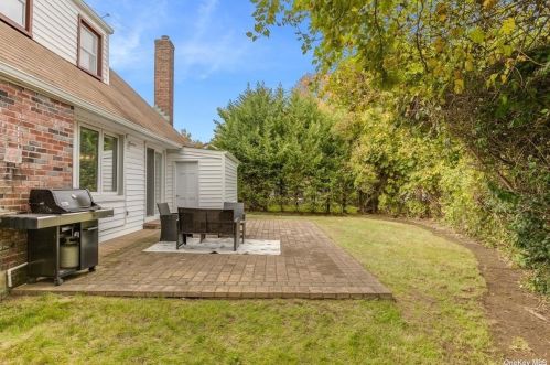 364 Howard Ave, Woodsburgh NY  11598-2940 exterior