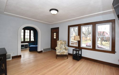 2752 81, Milwaukee WI 53222-3809 exterior