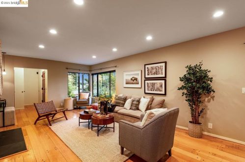 6730 Heartwood Dr, Oakland CA  94611-2337 exterior