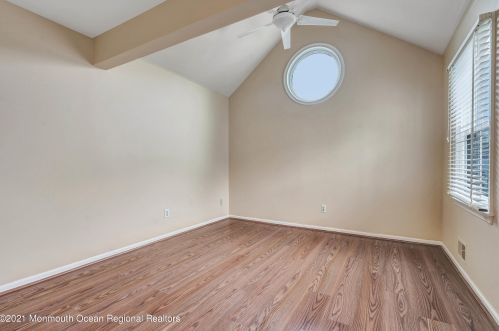 13 Jennings Ct, East Freehold NJ  07728-4320 exterior