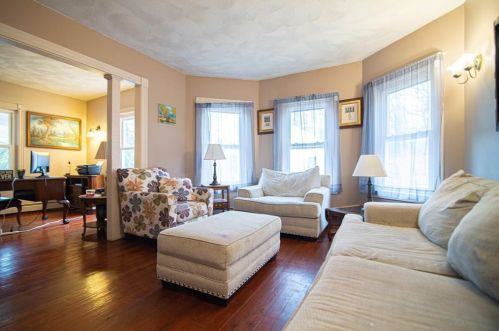 52 Scott Rd, Cumberland RI  02864-2812 exterior