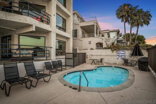 1155 Pacific Beach Dr, San Diego CA  92109-5149 exterior