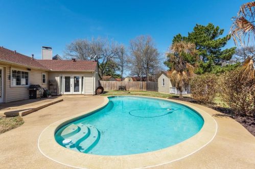 3918 Spring Meadow Ln, Lewisville, TX 75028-1206