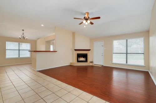3012 Creekwood Ln, Fort Worth, TX 76123-1058