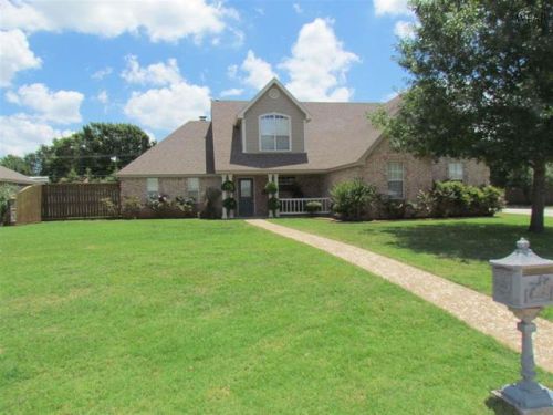302 Centennial Pkwy, Henrietta, TX 76365-2530