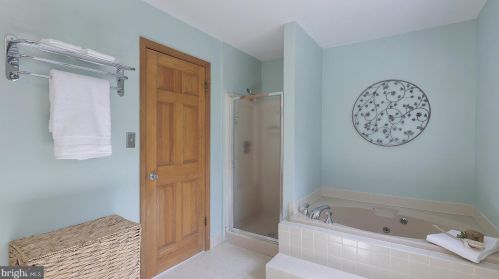 13 Woodside Ln, Flemington NJ  08822-3221 exterior