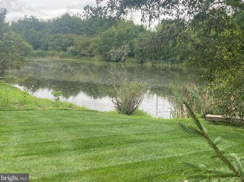 118 Shoal Creek Dr, Blue Bell PA  19422-3250 exterior