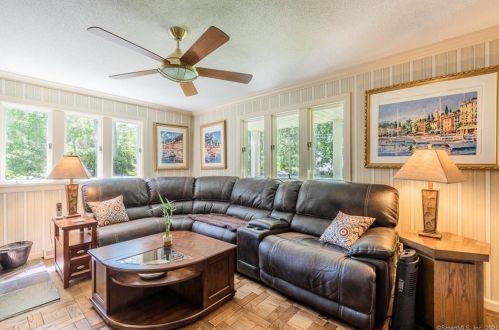 10 Lee Dr, Lyme CT  06371-2111 exterior