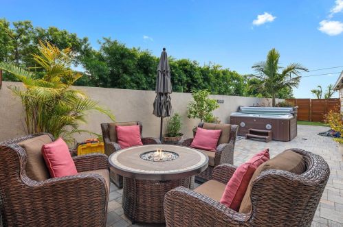 2875 Lloyd St, San Diego CA 92117-6031 exterior