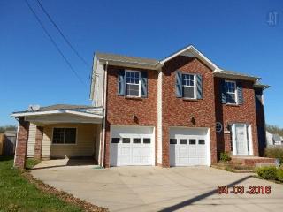 941 Commission Dr, Clarksville, TN 37042-8757