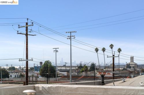 958 28th St, Oakland CA 94610-4017 exterior