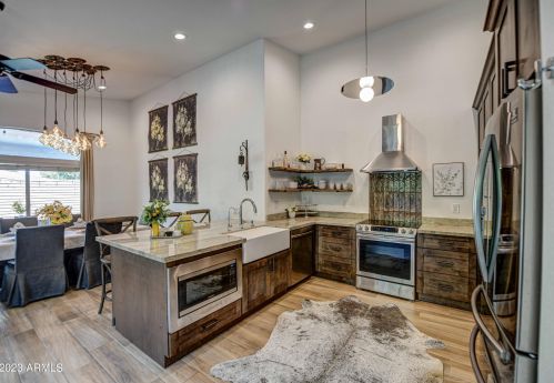 4345 32nd Way, Phoenix, AZ 85018-3973