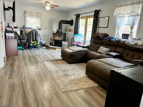 28 Wildwood Shores Dr, Hopatcong NJ  07843-1923 exterior