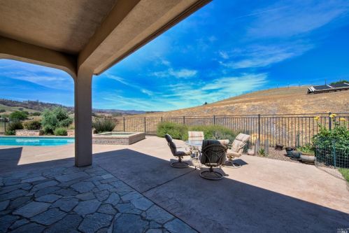 3959 Skyhawk Ln, Vacaville CA  95688-9516 exterior