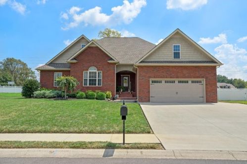 661 Richards Dr, Clarksville, TN 37043-7386