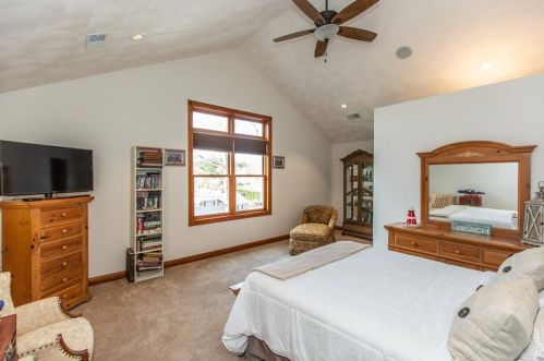 95 Acres Of Pne Rd, Coventry RI 02816-8949 exterior